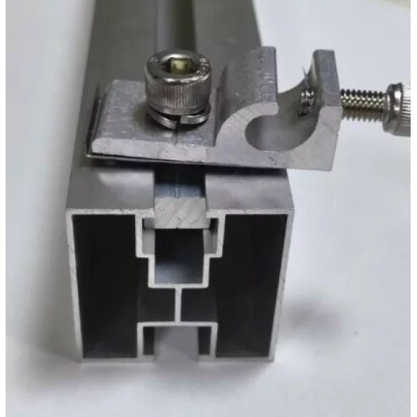 Pinza de tierra de aluminio para sistemas fotovoltaicos compatible con carril R23