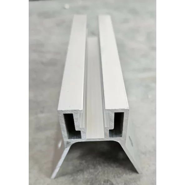 Mini abrazadera para paneles sándwich R23+EPDM+4 tornillos autoperforantes