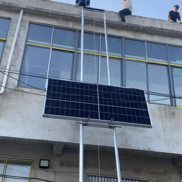 Lift electric din otel înalțime maximă 18 m, cu carucior mobil si telecomanda, pentru ridicarea mărfurilor si a panourilor solare fotovoltaice