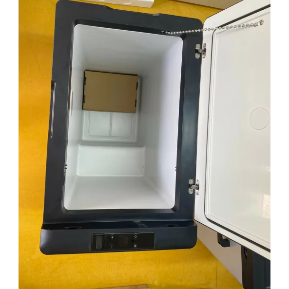 Frigider auto cu compresor smart cooler 75L ,12/24/220V, cu display LCD si bluetooth - PRODUS RESIGILAT!