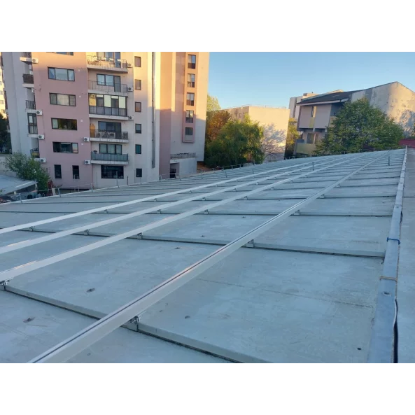 Riel de aluminio para sujeción de paneles solares fotovoltaicos 2,2 m