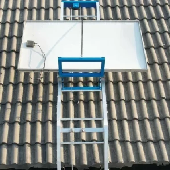 Elektricheski aluminiev asans-or, maksimalna visochina 19 m, s promenliv iegiel za povdigane na tovari i fotovoltaichni solarni paneli