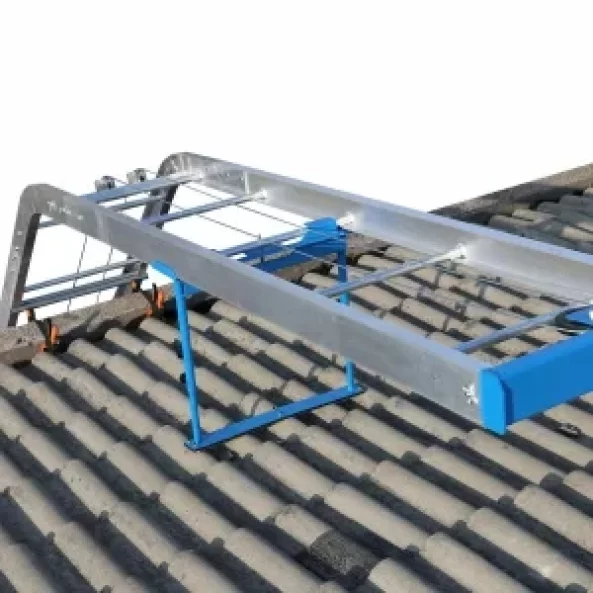 Elektricheski aluminiev asans-or, maksimalna visochina 19 m, s promenliv iegiel za povdigane na tovari i fotovoltaichni solarni paneli
