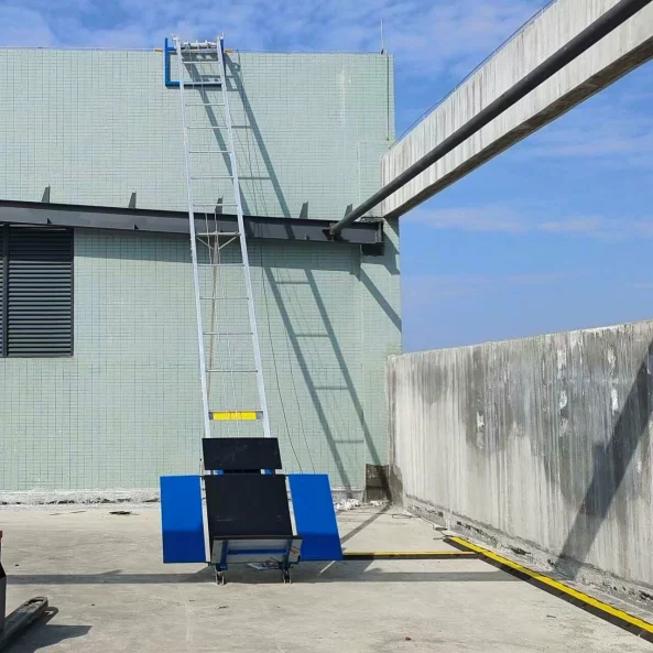 Elektricheski aluminiev asans-or, maksimalna visochina 18 m, s promenliv iegiel + transportna kolichka za fotovoltaichni paneli + tovarna transportna kolichka