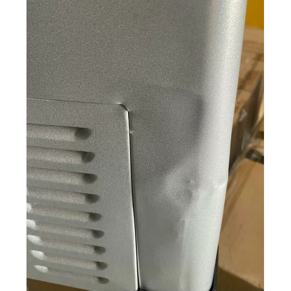 РАЗПЕЧАТАН ПРОДУКТ! Автохладилник с компресор Smart Cooler 30L, 12/24/220V, с LCD дисплей и Bluetooth, включен трансформатор 220V, включена еко такса.