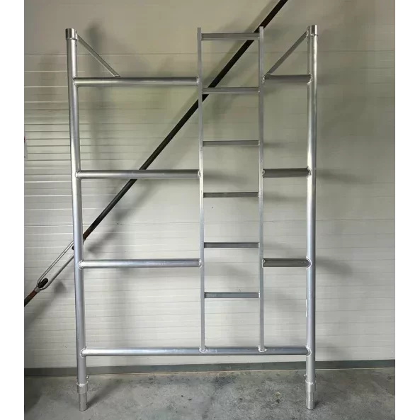 Bastidor andamio de aluminio con escalera 2*1,35m