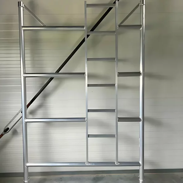 Bastidor andamio de aluminio con escalera 2*1,35m