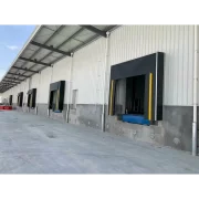 Rampa hidraulica neagră 10 tone de egalizare cu muchie basculanta trifazica