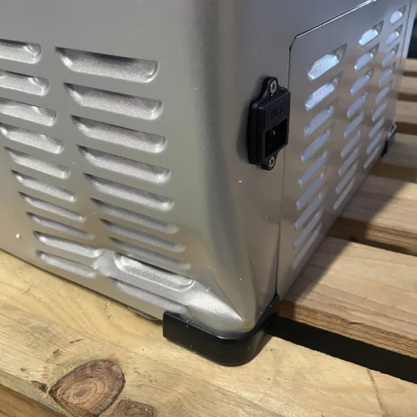 РАЗПЕЧАТАН ПРОДУКТ! Хладилник за кола SIES Smart Охладител с компресор 75L, 12/24V, с LCD дисплей и Bluetooth
