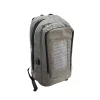 Mochila gris con panel solar, puerto USB y cable