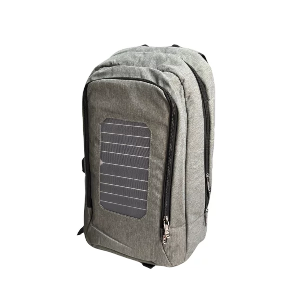 Mochila gris con panel solar, puerto USB y cable
