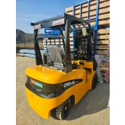 Stivuitor electric , 1500 kg ,inaltime de ridicare 3 m ,translatie stanga-dreapta