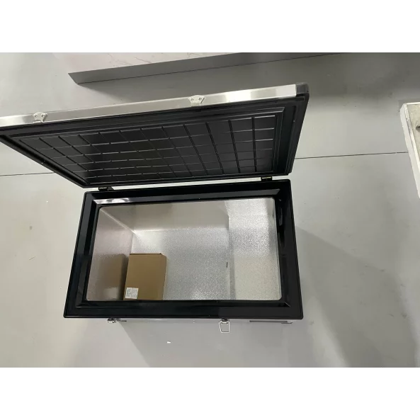 PRODUS RESIGILAT! Frigider auto cu compresor smart cooler 110L , 12/24V, cu display LCD si bluetooth