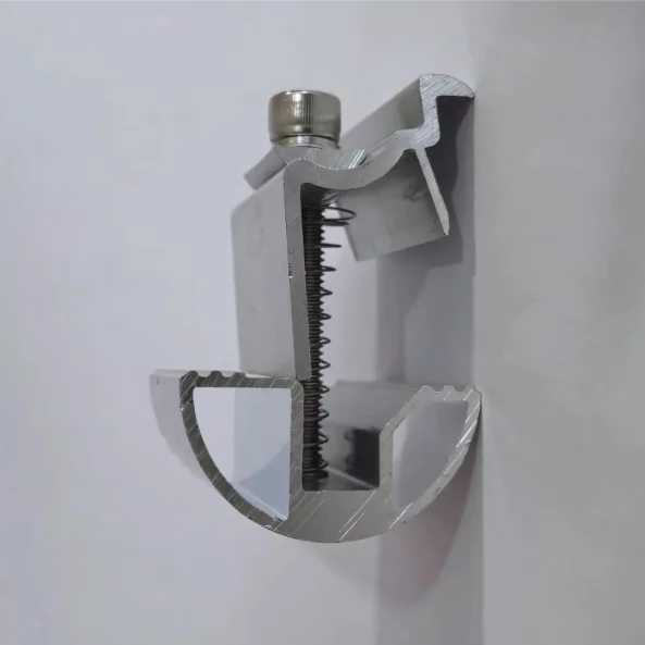 Clema capat 30-40 mm pentru sina otel zincat sistem la sol