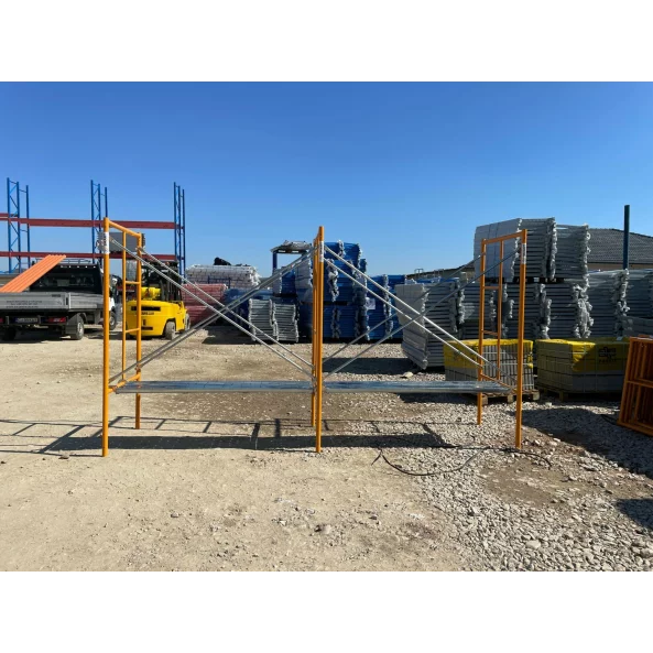 Udielzhitel za stomaneno skele 1800 L * 900 l * 2000 h s dva diagonala, platforma, krak i dva shchifta