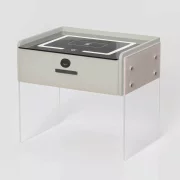 Inteligentno noshchno shkafche s bezzhichno zarezhdane, LED osvetlenie, 1 chekmedzhe za siekhranenie, Bluetooth visokogovoritel i zakliuchvane s priestov otpechatiek - bialo, moderen dizain ot stieklo i diervo