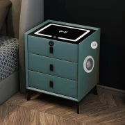 Smart noshchno shkafche s bezzhichno zarezhdane, LED osvetlenie, 3 chekmedzheta, USB port i Type-C port, Bluetooth visokogovoritel i zakliuchvane s priestov otpechatiek - zelen tsviat, moderen dizain ot stieklo i diervo