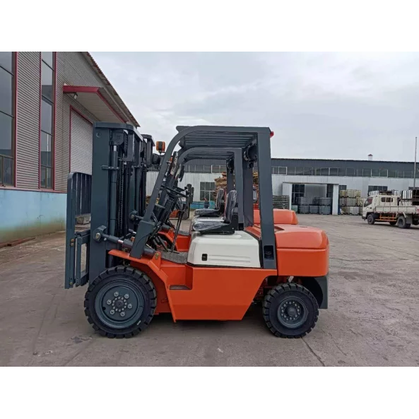 Stivuitor diesel cutie automata , 3500 kg ,inaltime de ridicare de la 3 m la 6 m , translatie stanga-dreapta