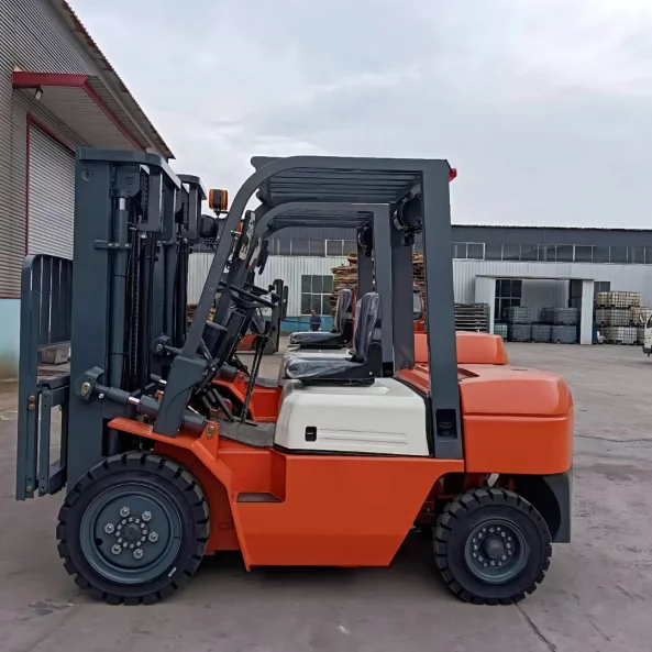 Stivuitor diesel cutie automata , 5000 kg ,inaltime de ridicare de la 3 m la 6 m , translatie stanga-dreapta