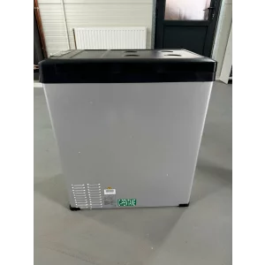 Autos hutoszekreny intelligens hutokompresszorral 75L, 12/24V, LCD kijelzovel es Bluetooth-al, zold adot tartalmaz