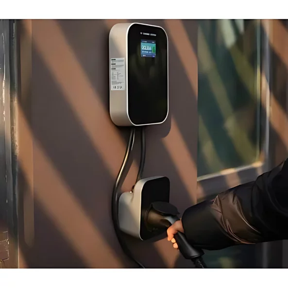 Trifazna zariadna stantsiia za elektricheski prevozni sredstva 22kW, 32A s RFID, LCD ekran i kontakt tip 2