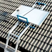 Elektricheski aluminiev asans-or, maksimalna visochina 19 m, s promenliv iegiel za povdigane na tovari i fotovoltaichni solarni paneli