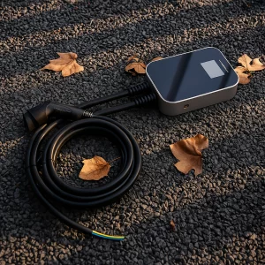 Estacion de carga trifasica de 22 kW con RFID, cable de 5 m y pantalla LCD – Proteccion RCD tipo A + filtro CC de 6 mA