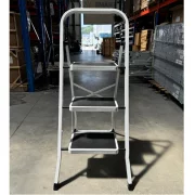 Scară din oțel cu 3 trepte – Model KMH0203C