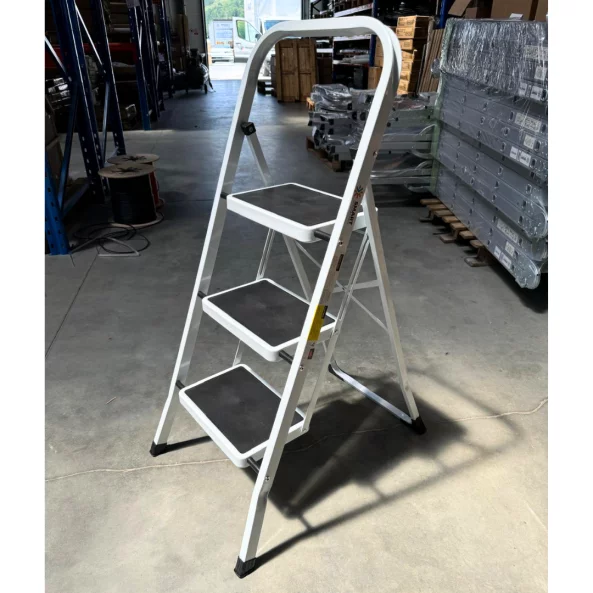 Scară din oțel cu 3 trepte – Model KMH0203C
