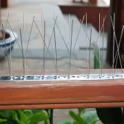 Madárriasztó szalag rozsdamentes acél tartóval, 100 cm, 80 tüske