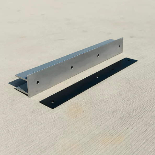 Minisin 400 mm magassag 50 mm vedogumival es 2 db onfuro csavarral M8 6.3*38