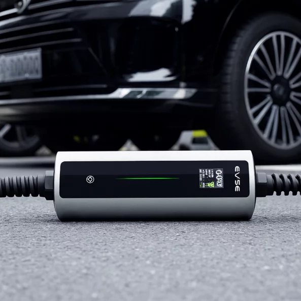 Hordozható, háromfázisú járműtöltő állomás – 22 kW, 32A – Bluetooth és alkalmazáson keresztüli vezérlés