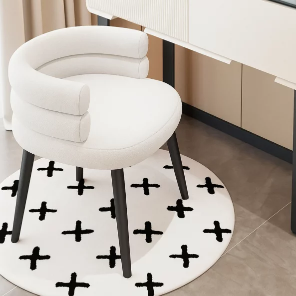 Модерен кръгъл стол, тапициран с текстил и метални крака