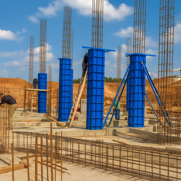 Sistema de encofrado de acero H1000 – configurado con paneles 600x2 + 400x4