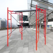 Acél mozgatható állvány H2000L1800W1524 mm, 2 darab átlós merevítővel és egy platformmal.