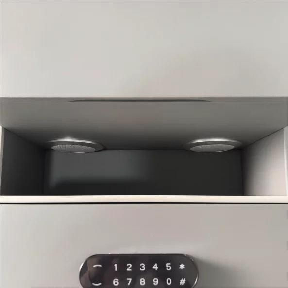 Mesita de noche inteligente con carga inalámbrica, iluminación LED, 3 cajones de almacenamiento, sensor de luz nocturna, altavoz Bluetooth y cerradura biométrica - gris antracita, diseño moderno de vidrio y madera