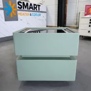 Интелигентно нощно шкафче с безжично зареждане, LED осветление, 2 чекмеджета за съхранение – зелено, модерен дизайн от стъкло и дърво