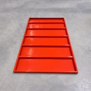 Estante metálico para estantería profesional – 913 × 555 mm, espesor 0,55 mm – 500 kg/nivel