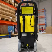 Професионална машина за пране и изсмукване на мокети и килими – ефективно и безшумно почистване