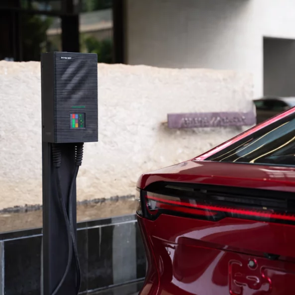 Stație de încărcare 22kW Type 2 – 32A 3 Faze, Bluetooth APP, Ecran Tactil 3.5”