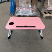 Masă pliabilă pentru laptop, 60x40x28cm, roz – Design modern din MDF și metal-PRODUS RESIGILAT!