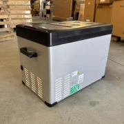 Smart Cooler 40L autós hűtő kompresszorral, 12/24/220V, LCD kijelzővel és Bluetooth funkcióval – ÚJRACSOMAGOLT TERMÉK!