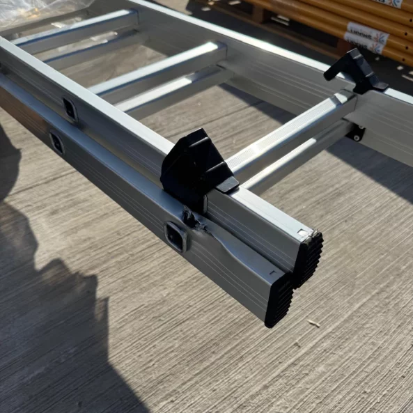 Scară extensibilă 2x14 trepte-PRODUS RESIGILAT!