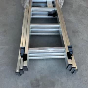 Scara profesionala din aluminiu, 3 tronsoane 3 x 9 trepte-PRODUS RESIGILAT!