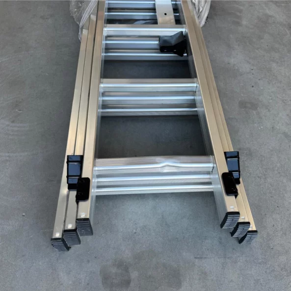 Scara profesionala din aluminiu, 3 tronsoane 3 x 9 trepte-PRODUS RESIGILAT!