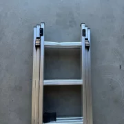 Scara profesionala din aluminiu, 3 tronsoane 3 x 9 trepte-PRODUS RESIGILAT!