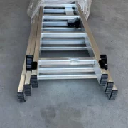 Scara profesionala din aluminiu, 3 tronsoane 3 x 9 trepte-PRODUS RESIGILAT!