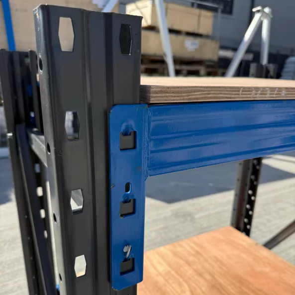 Ipari munkapad retegelt lemezbol H1000 x M600 x M1000 - 1000kg/szint SZURKE ES KEK