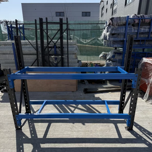 Ipari munkapad felső kerettel panelhez, méretek: H2000 × Sz600 × M1000/1500 mm, teherbírás: 1000 kg/szint – Szurke es kek