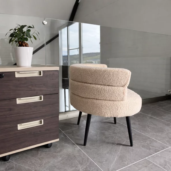 Fotoliu Modern Boucle Bej – Design Elegant cu Spatar Curbat